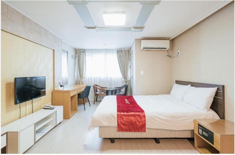R&T Hotel Jeju Eksteriør billede