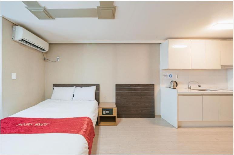 R&T Hotel Jeju Eksteriør billede