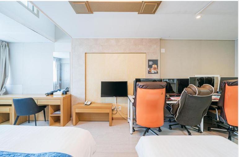 R&T Hotel Jeju Eksteriør billede