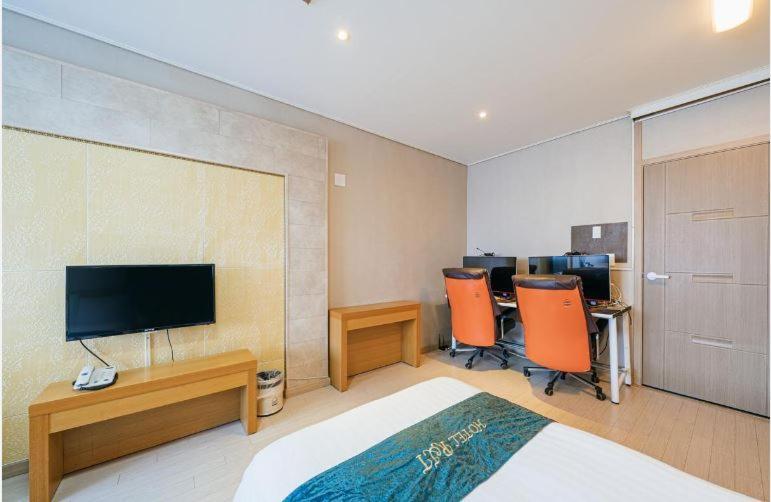 R&T Hotel Jeju Eksteriør billede