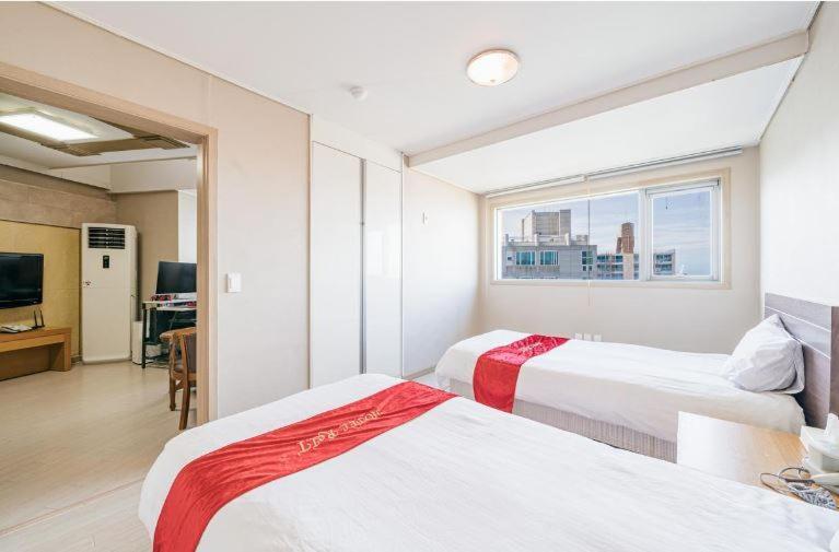 R&T Hotel Jeju Eksteriør billede