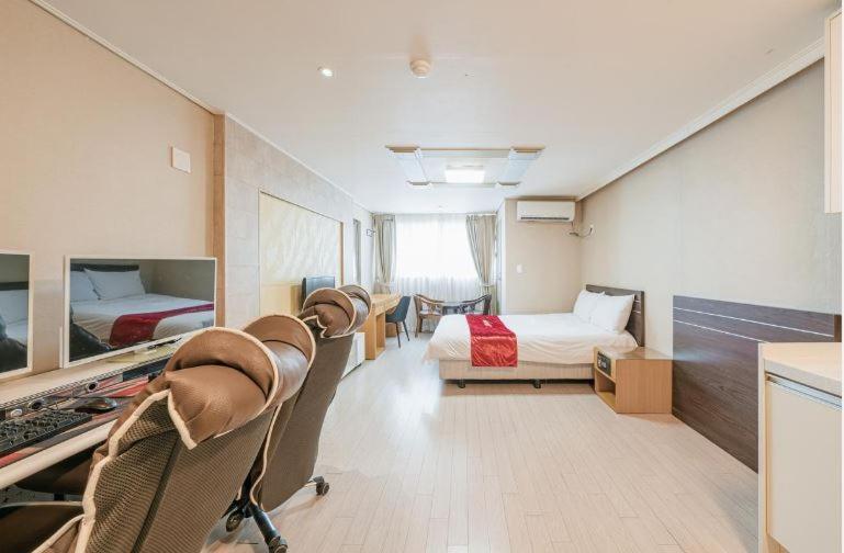 R&T Hotel Jeju Eksteriør billede