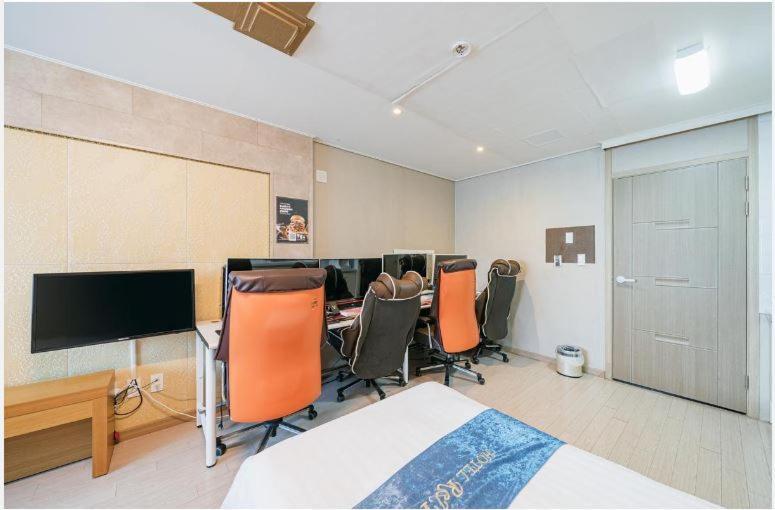 R&T Hotel Jeju Eksteriør billede