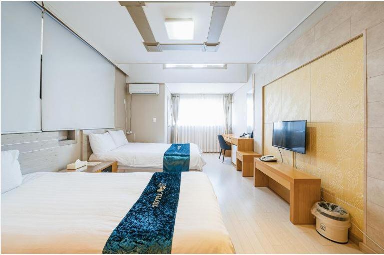 R&T Hotel Jeju Eksteriør billede