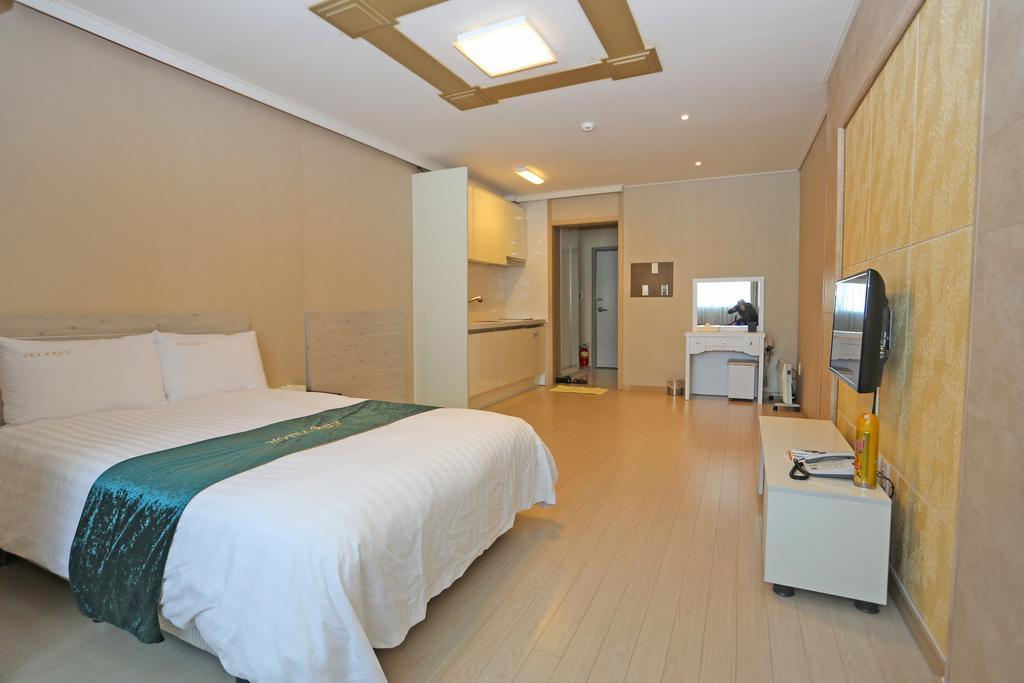R&T Hotel Jeju Eksteriør billede