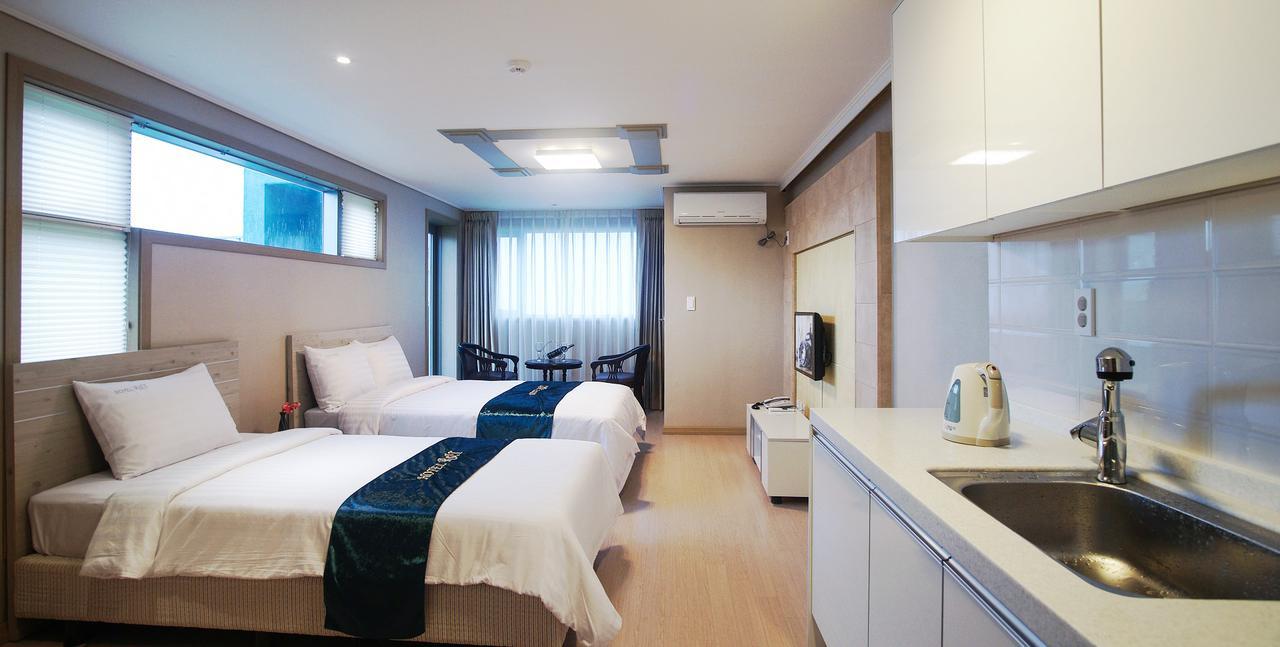 R&T Hotel Jeju Eksteriør billede